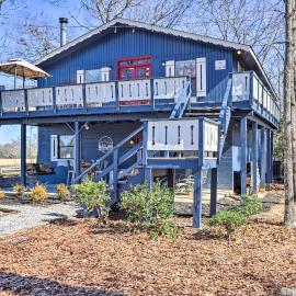 Cozy ‘Caymus Cabin’ ~ 3 Mi to Callaway Gardens!, hotell Pine Mountainis