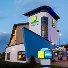 Holiday Inn Express Glasgow Airport by IHG, hotel in Paisley