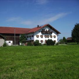 Ferienwohnung Öderhof、Saaldorfのホテル
