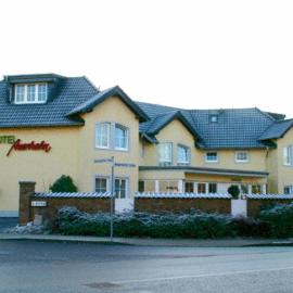 Hotel Auerhahn, hotel v destinaci Pulheim