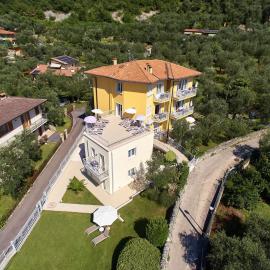 La Pervinca Apartments, hotel a Malcesine