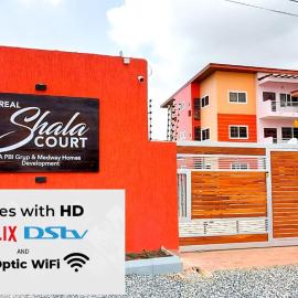 Luxurious 1 & 2 Bed Apartment at RealShala Homes, Adjiringanor - East Legon, מלון בAshalebotwe