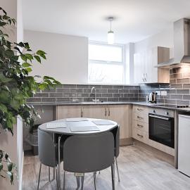 Copper House- Smart Stay near Stadium & City, hotel in Swansea