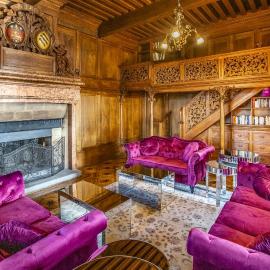 Antique apartment in the XV century Castle, hotel in Clarens