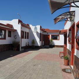 Timo's guesthouse accommodation – hotel w mieście Lüderitz