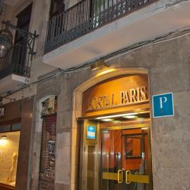 Hostal Paris, отель в Барселоне