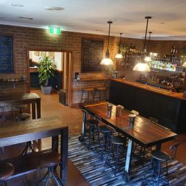 The Lancefield Lodge, хотел в Lance Field