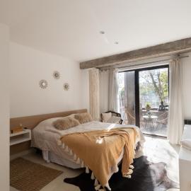 Cbmona Suites, hotel Villa Mercedesben
