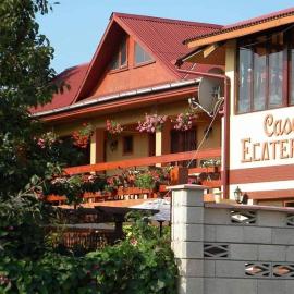 Casa Ecaterina 2 Mai, hotel in 2 Mai