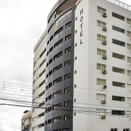 M Tower Hotel، فندق في بيلوتاس