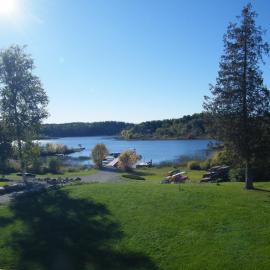 Mowat Landing Cottages、New Liskeardのホテル