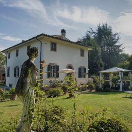 Villa Rossini – hotel w Lukce