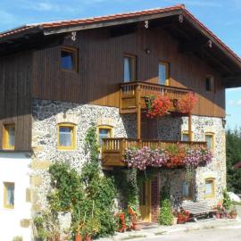 Ferienwohnungen Esterer, hotel en Teisendorf
