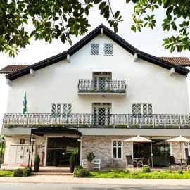 Viesnīca Bristol Sabrina Hotel de Charme Joinville pilsētā Žoinvili