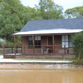 Inverloch par 3 Golf & Cafe and Cocoa & Briar Cottages