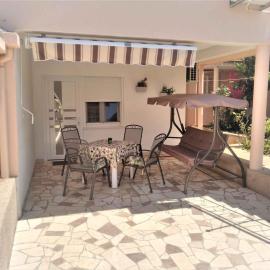 Holiday home in Slatine - Insel Ciovo 6128, Hotel in Slatine