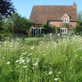 Field Farm Cottage B&B、レディングのホテル