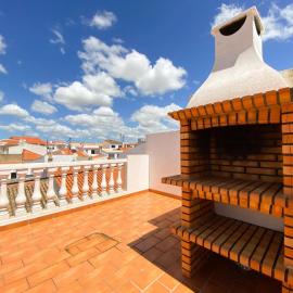Retreat with Terrace and View in Espiche #1887, hotel i Espiche