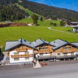 CHALET MONTIS, hotel en Flachau