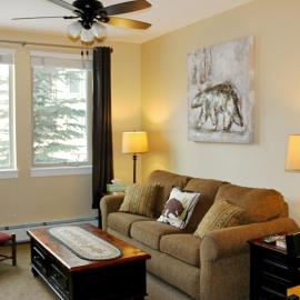 Ski-In Ski-Out Modern Mountain Condo, hotel en Winter Park