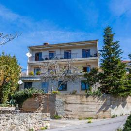 Apartment in Dramalj 41518, hotel in Klanfari
