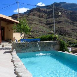 Casa con piscina privada en Cercados de Espino, Hotel in Las Casillas