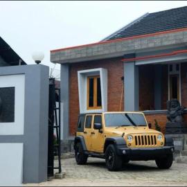 Omah Gunung Homestay, hótel í Batur