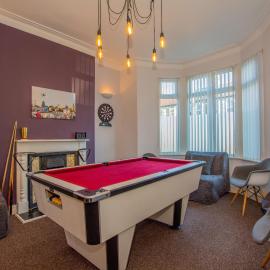 By Lushlets - City Centre Hot tub Pool table - Great for Hens Stags & Rugby groups!