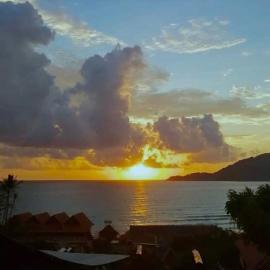 Harrera Perhentian, Long Beach