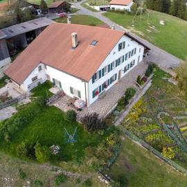 Ferme O'Clés – hotel w mieście Le Peuchapatte