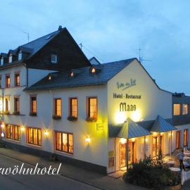 Viesnīca Hotel-Restaurant Maas pilsētā Lutzerath