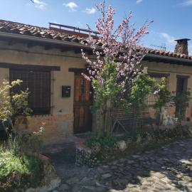 Casa rural pepe, hotel v destinácii Frías