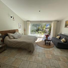Gîte La maison dans l'Olivette, hotel en Oraison