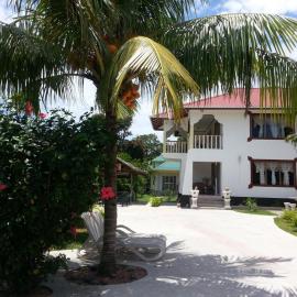 Zanboza Guesthouse, hotel en La Digue