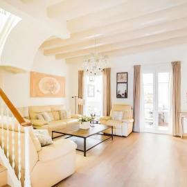 Sitges Spaces Beach House-4 bedrooms, 3 Bathrooms, Large Terrace,, Center-Beach, hotel a Sitges