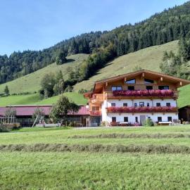 BIO- Bauernhof Obermaurach, hotell i Walchsee