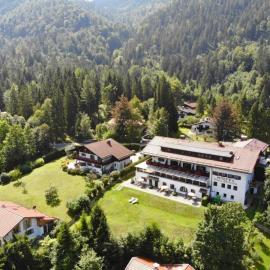 Gästehaus Hotel Maria Theresia, hotel em Schliersee
