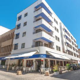 Apartments Niko, hotel in Santa Eularia des Riu