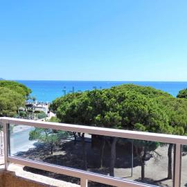 Apartment direkt am Strand, hotel v destinaci Blanes