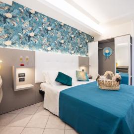Viva Beach Hotel - 20m from the Beach & Large Breakfast