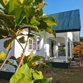 CHEZ MARVA Grande Villa COCO 3 à 12 personnes