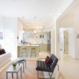 Spacious 3-BR Apartment by HolyGuest