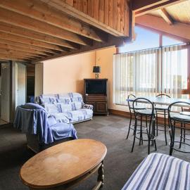 Appartement spacieux à Échenans de 80 m² avec parking inclus, hotel in Échenans