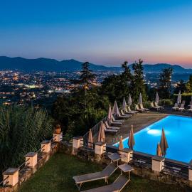 Tenuta Guinigi Antico Borgo di Matraia - Exclusive Holidays apartments & Pool, hotel sa Lucca
