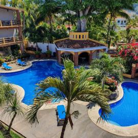 Bungalows Omar Deluxe, hotel di Rincon de Guayabitos