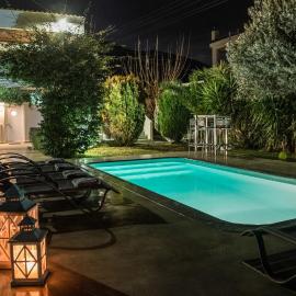 Nataly's Gardens with Pool Lagonissi, hotel v destinaci Lagonisi