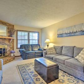 Lexington Home ~ 2 Mi to University of Kentucky!、レキシントンのホテル
