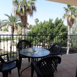 Nice apartment with spacious terrass, park view and rooftop, hotel in Los Alcázares