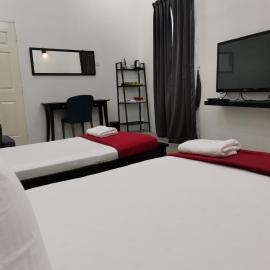 RoomStay Hj Esmon Parit Raja UTHM, hotel in Parit Raja