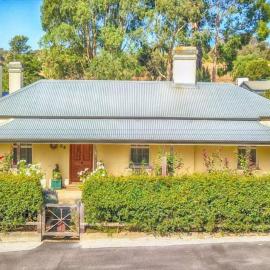 Barossa Valley’s Captain Rodda’s Cottage, hotel din Angaston